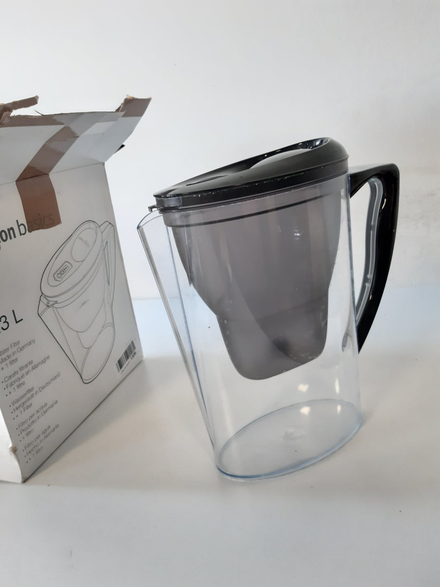 232461 - AMAZON BASICS - Filtër uji 2.3 litra - i zi