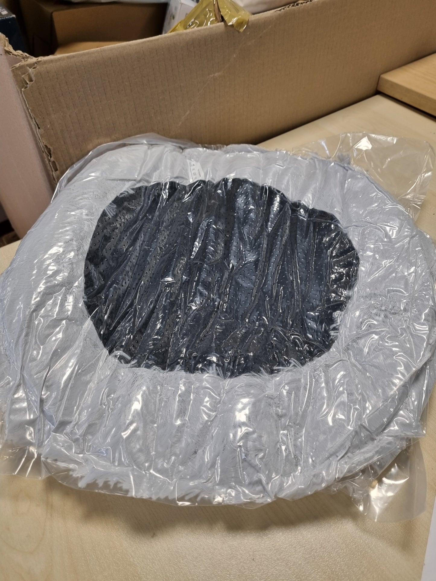253341 - LIONTO - Krevat Donut për Qen dhe Mace, Ø 40 cm, i Butë, Gri e Çelët