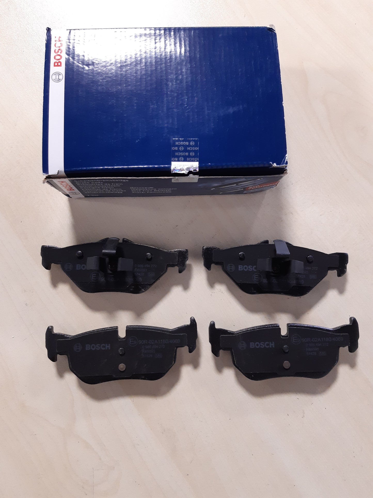 163523 - BOSCH BP1184 - Fletë Frena të Pasme për Makina, Cilësia Premium, I Çertifikuar ECE-R90, Pa Bakër, Set 4 Copë