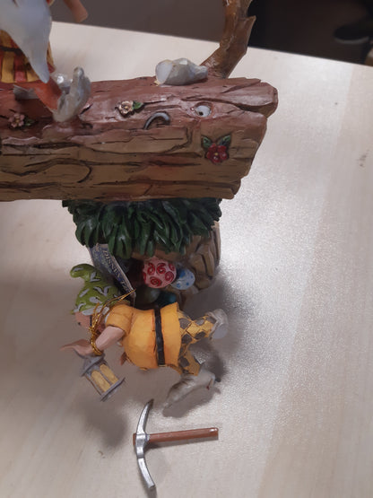 170029 - ENESCO Figurinë Disney Traditions 4005434 e Shtatë Xhuxhëve në Rrëshirë, Materiali i Bardhë, 20 cm