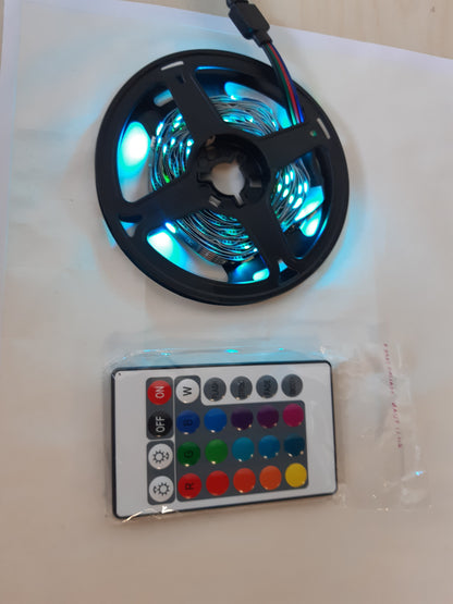 225019 - SHIRITA LED RGB ME ENERGJI USB DIUTURNOUS, 24 Taste Telekomandë, 16 Ngjyra të Errësueshme, LED Fleksibël 5050 për Dekorim, Gjatësi 4m