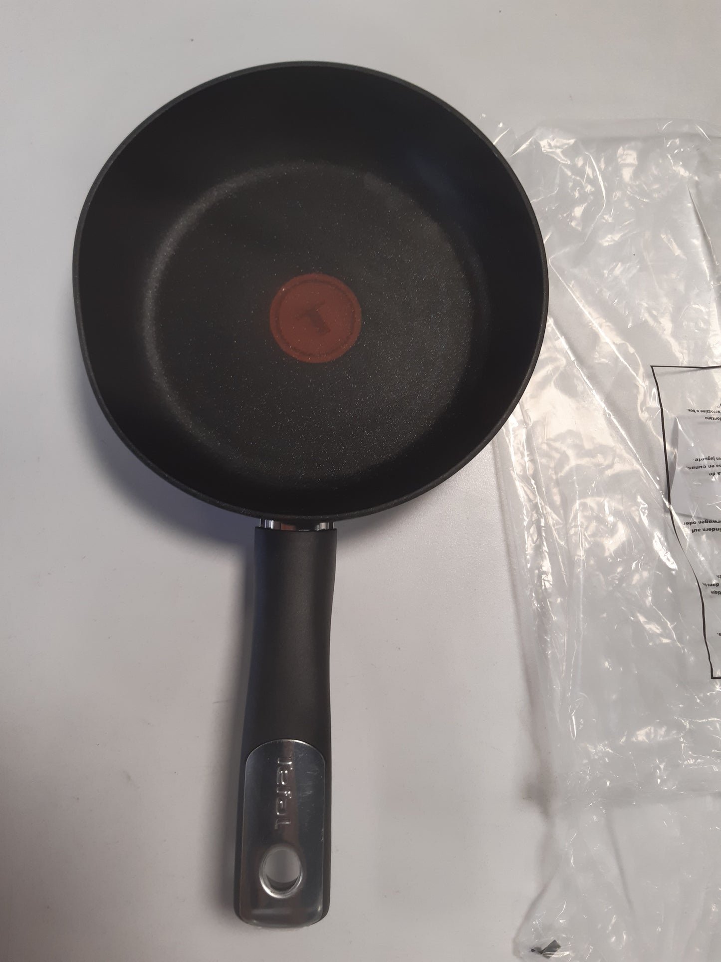 261171 - TEFAL TIGAN 20 CM, VESHJE JO NGJITËSE, KOMPATIBËL ME INDUKSION, PËR 1-2 PERSONA, G0110232