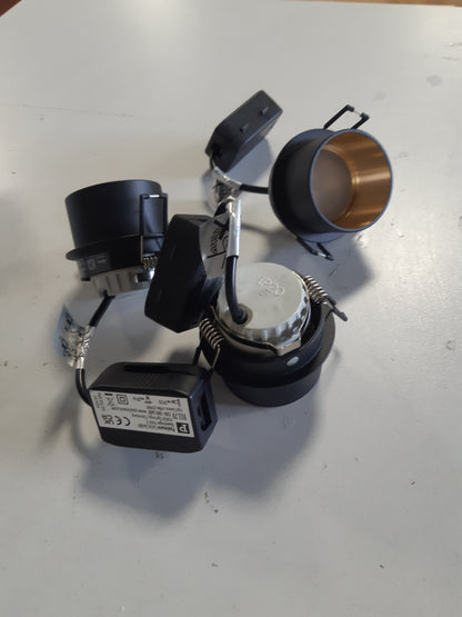 195200 - PAULMANN Llambë LED Këndore 93379 Gil me 3 Llamba të Rrumbullakëta, Rregullim të Errësuar, 3 x 6W, Ngjyra E Zezë Mat dhe e Artë, 2700K
