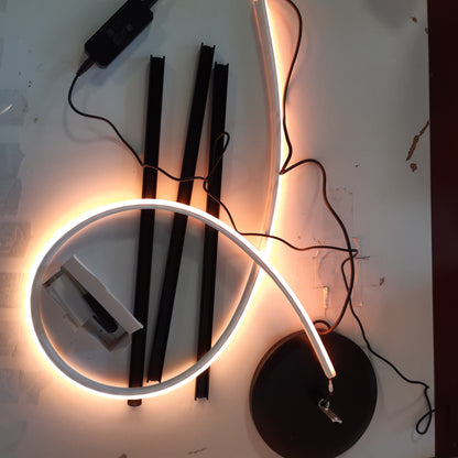255107 - NANOLEAF Llambë Dyshemeje Inteligjente Matter, e Zezë, LED RGB IC, 1700lm, Kontroll me Aplikacion dhe Zë, Dekor Dhome Gjumi