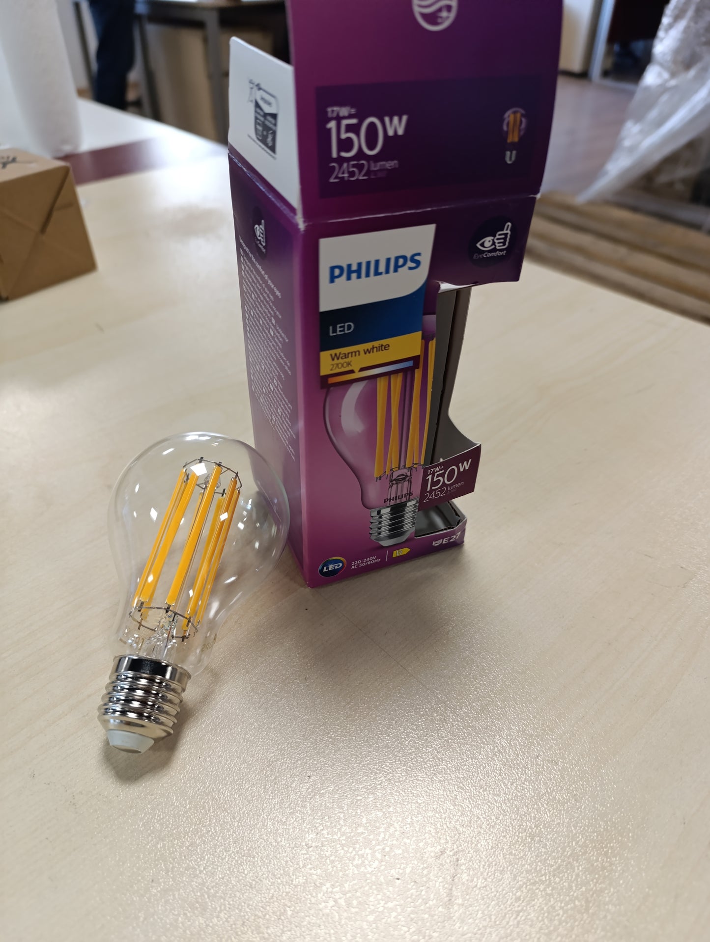 224566 - PHILIPS Llambë filamenti LED Classic E27, 150 W, llambë LED me dritë të bardhë të ngrohtë, ndriçim LED që kursen energji, transparente