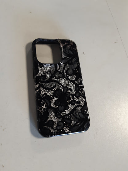 266868 - Mbështjellëse e zezë klasike me model dantelle për iPhone 15 Pro