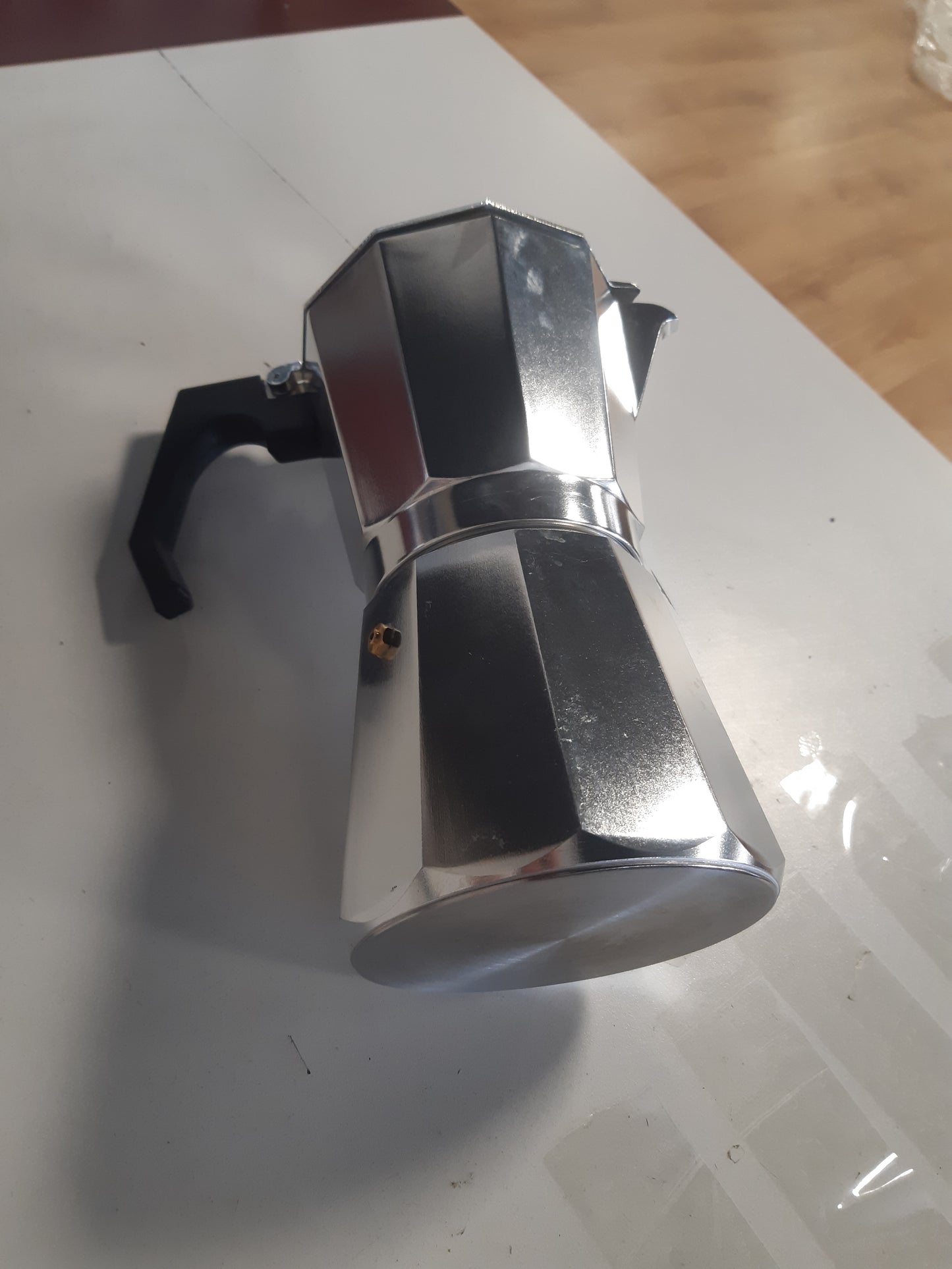 223303 - CECOTEC Makinë Kafeje Mokclassic 1200, Alumini, Kapacitet 12 Filxhanësh, Guarnicion Silikoni, Dorezë Ergonomike, Filtër dhe Valvul Çeliku Inox