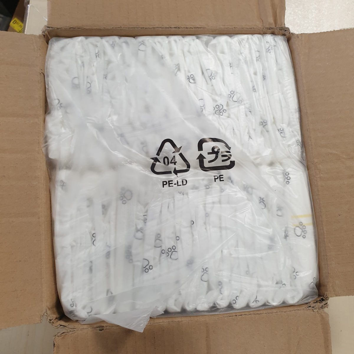 237452 - AMAZON BASICS Pelena të disponueshme për qen, 30 copë, madhësia XS, të bardha