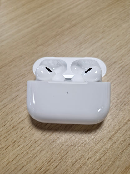 112664 - APPLE AirPods Pro (Gjenerata e 2-të) me Mbulesë MagSafe, Modeli MTJV3ZM/A