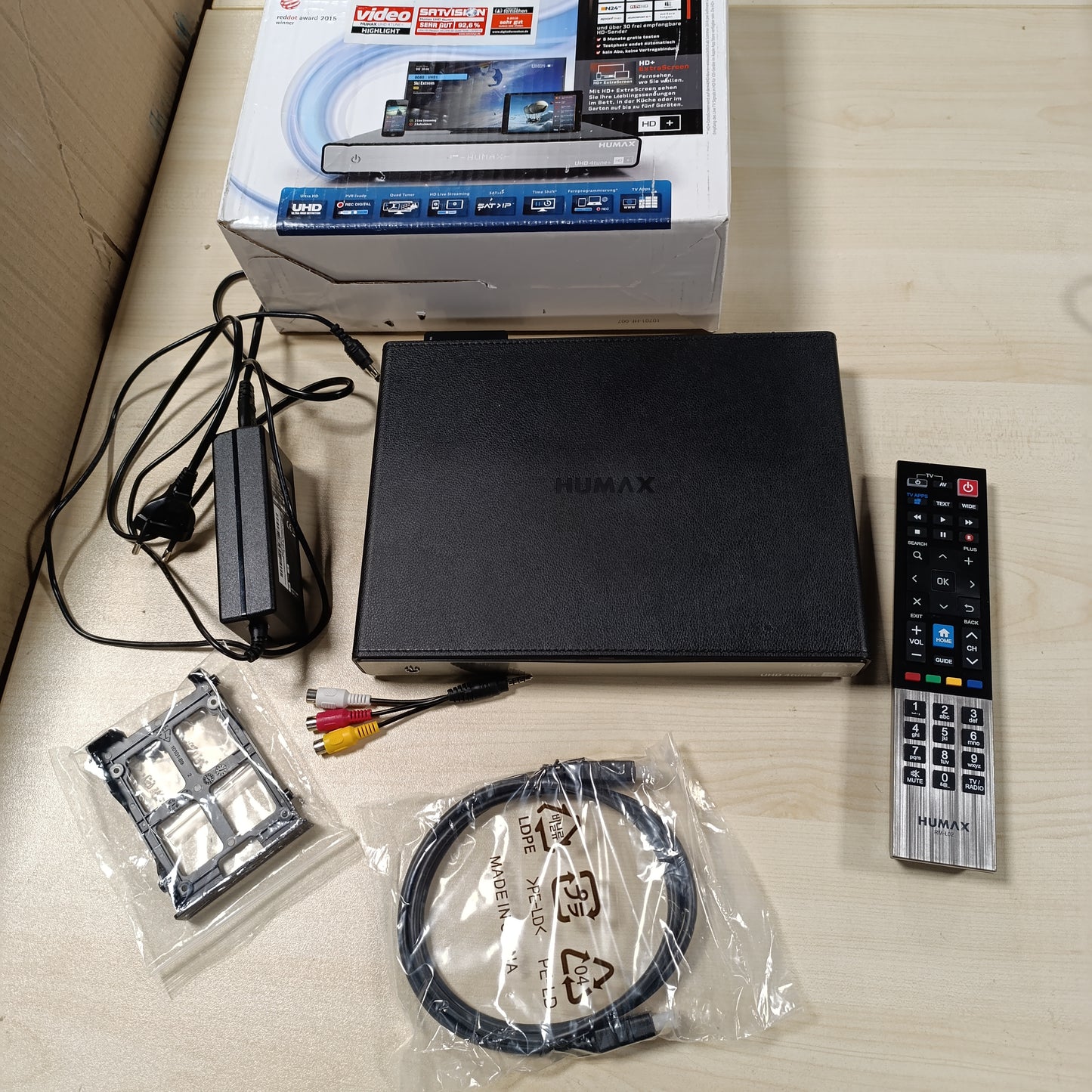268806 - HUMAX Akordues i Kuadrit Digital UHD 4tune+ (HD Plus për 6 Muaj, Gati për PVR, WLAN, Bluetooth, CI+, Server IP, Server UPnP, Disk i Lëvizshëm)
