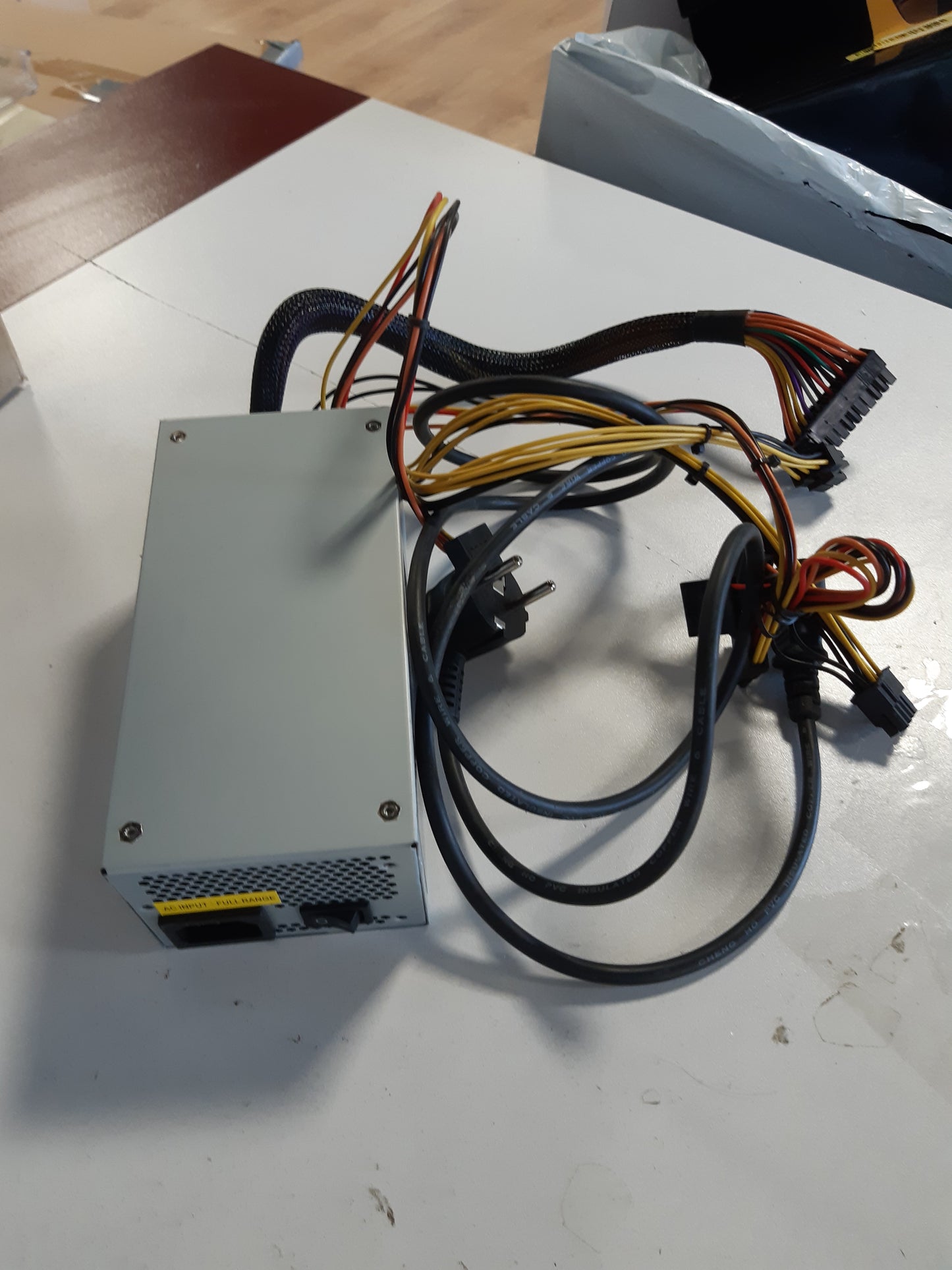 266324 - UNYKAch TFX 80+BR 350W - 350 W - 80 Plus Bronze