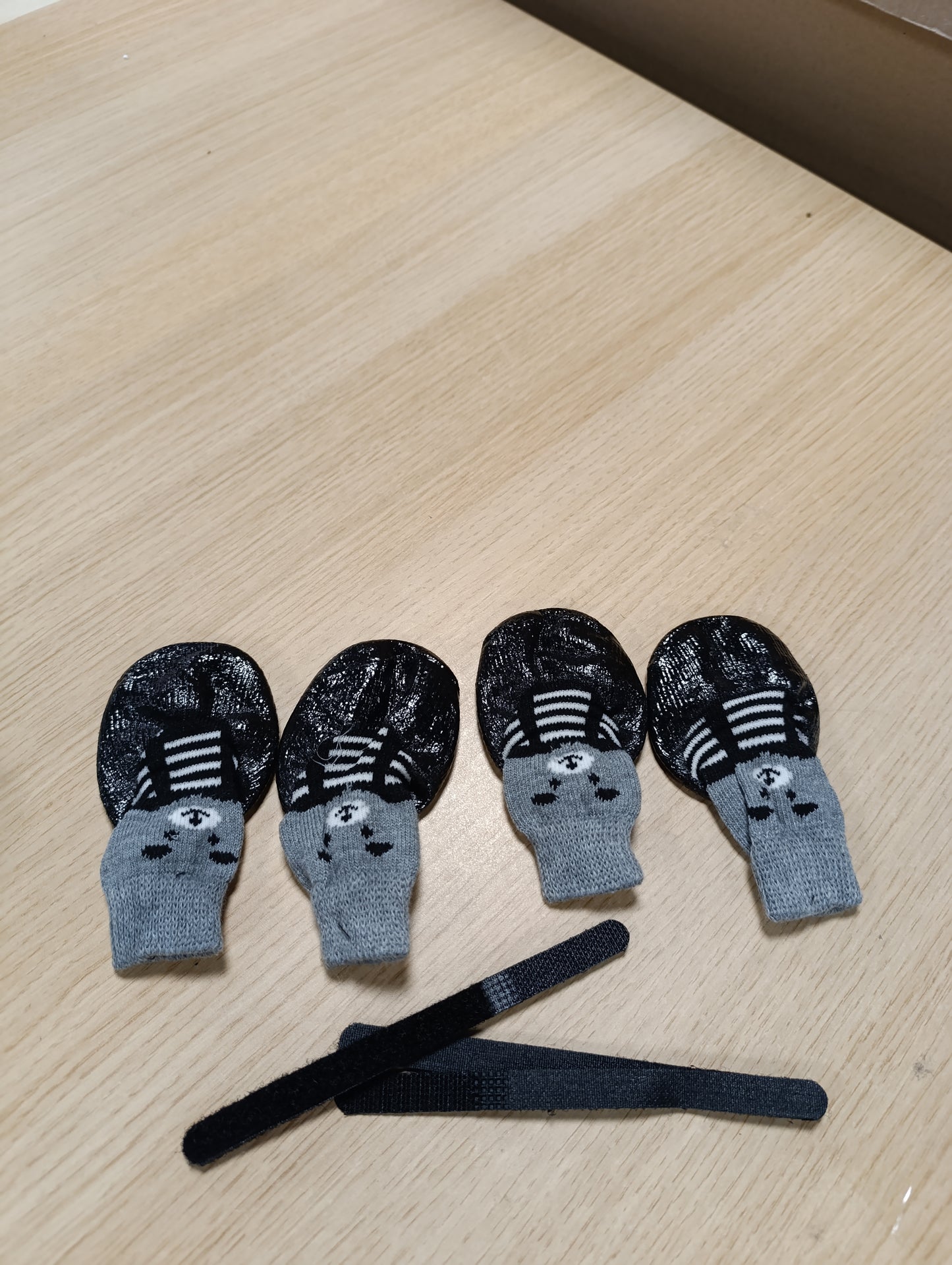 258326 - ZSMJAER 4 x Mbrojtëse Putrash Qeni, Çorape Mbrojtëse Qeni, Këpucë Qeni të Papërshkueshme nga Uji, të Rregullueshme me 2 Rripa Velcro, Madhësia për Qen të Vegjël dhe të Mesëm (L)