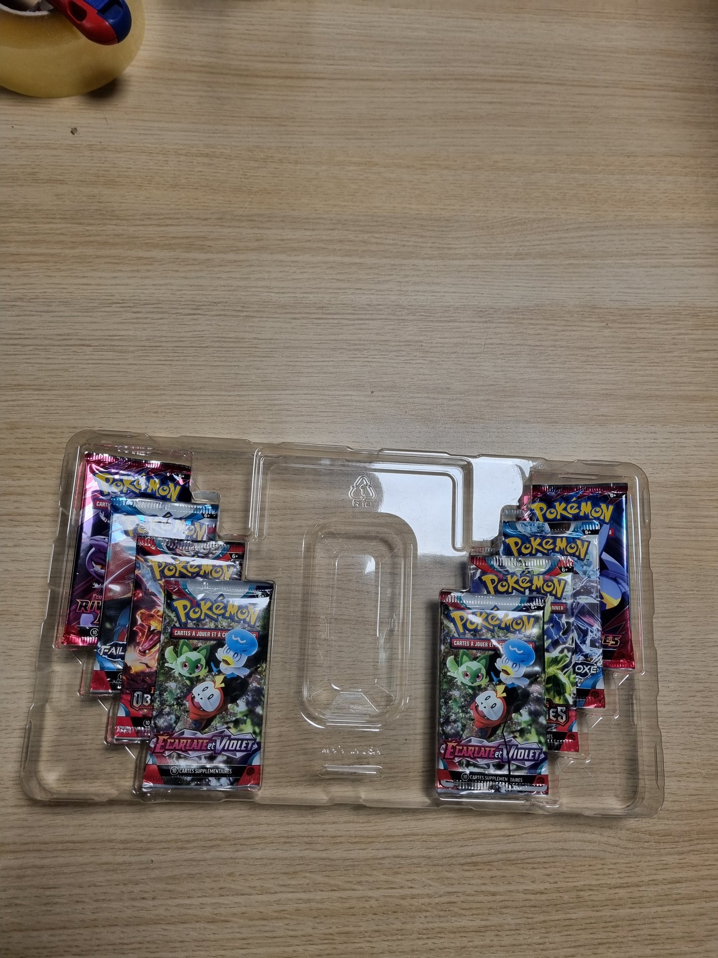 141642 - Pokémon: Koleksioni Special Snorlax-ex dhe Leuphorie-ex i Pokémon TCG (2 Karta Promocionale me Shkëlqim, 1 Kartë e Madhe me Shkëlqim dhe 8 Përforcues)
