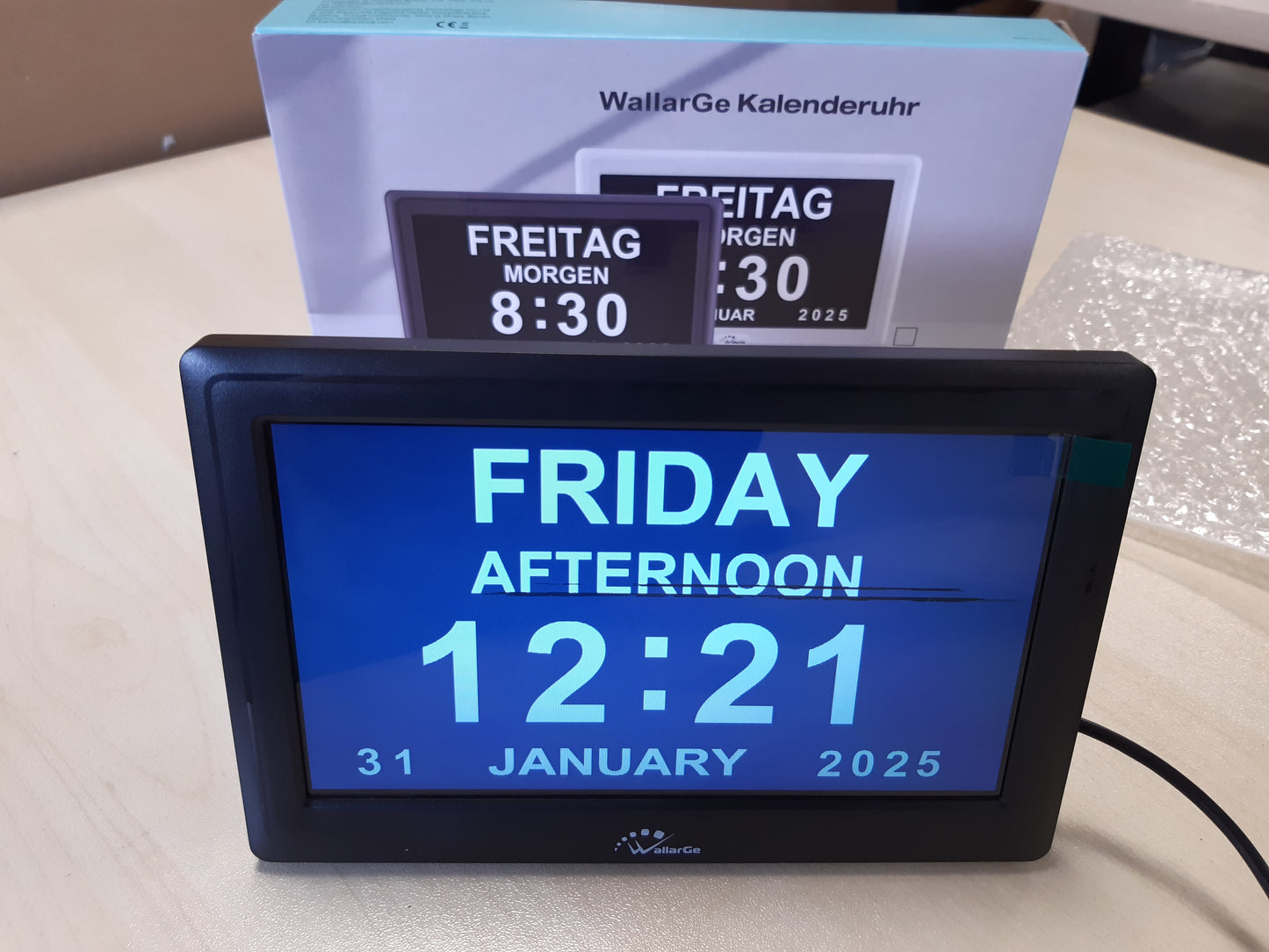 255550 - WALLARGE Orë dixhitale për demencë, ekran 7 inç, e zezë, datë, kalendar, 20 përkujtesa, 3 zile, 10 nivele volume, DST automatike