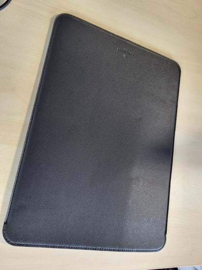 268727 - Mbulesë e rehatshme për laptop 14 inç, plotësisht e përputhshme me MacBook Pro 14 inç M5 Pro/Max 2026 A3426 A3427 dhe M4 M3 M2 M1, me lëkurë artificiale, e zezë