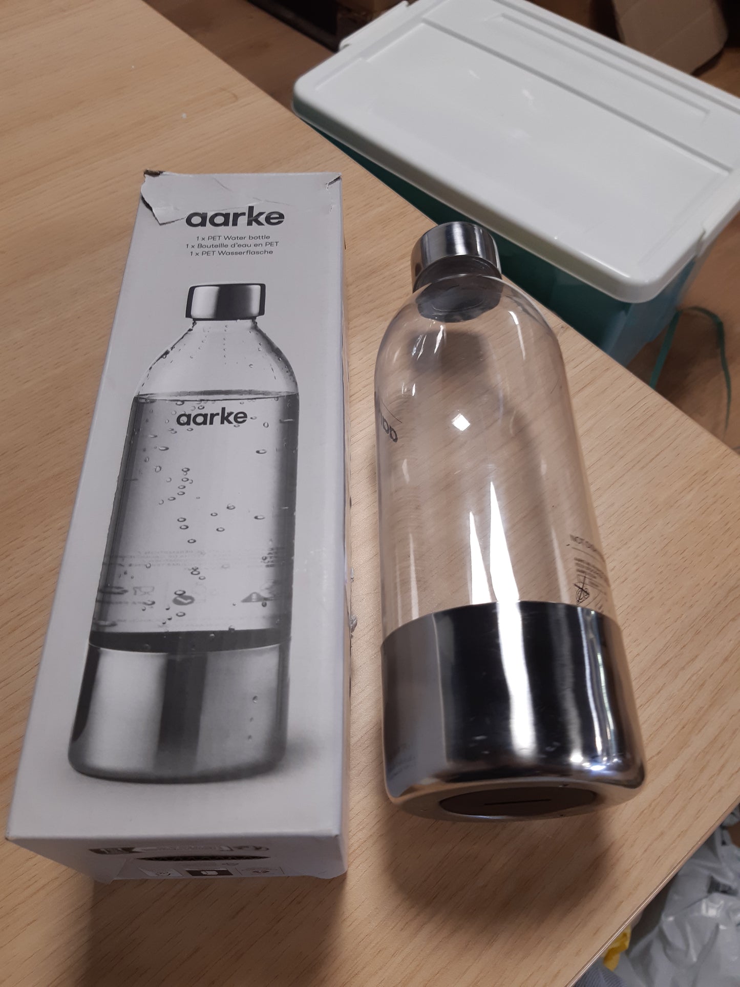 236712 - AARKE Shishe PET për makinën e ujit të gazuar Carbonator 3, pa BPA, 1000 ml, detaje çeliku inox