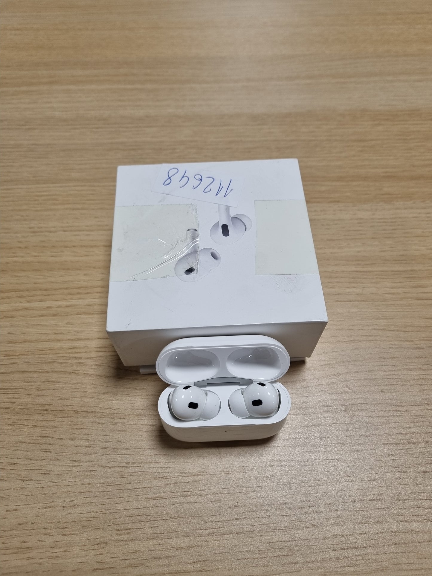 112648 - APPLE AirPods Pro (Gjenerata e 2-të) me Mbulesë MagSafe, Modeli: MTJV3ZM/A