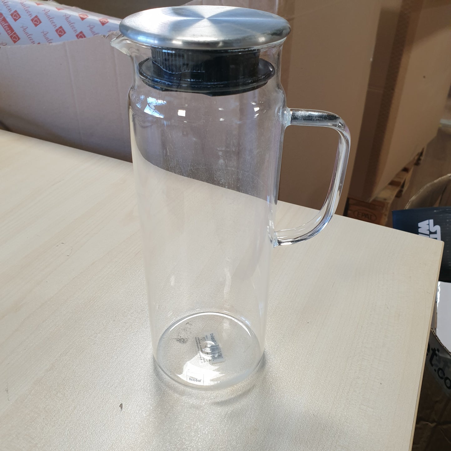 205882 - KELA - Kana për Lëngje Qelqi Transparente me Kapak, Diametër 8 cm, Kapacitet 1L, Modeli 11397