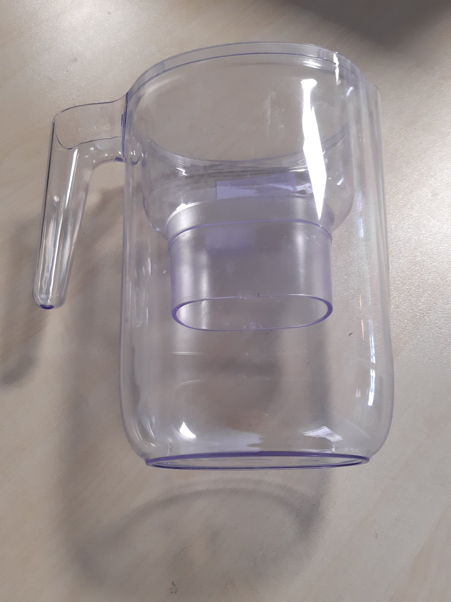 135695 - PHILIPS Enë Filtri Uji + 6 Fishekë Filtri Zëvendësues, Filtrim i Avancuar, Rrjedhje e Shpejtë, Kohëmatës Elektronik, Kapaciteti 2.6L, Filtra Klori, Gurguri, Metale të Rënda dhe Mikroplastika, Ngjyra e Bardhë