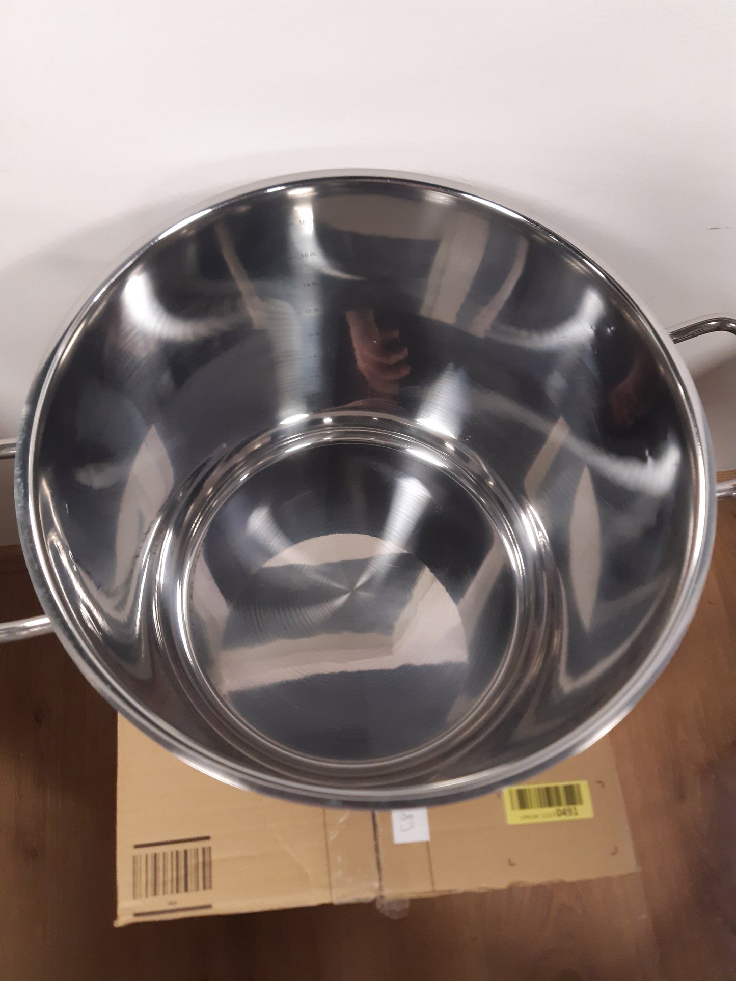 175289 - GSW 643474 - Tenxhere profesionale prej çeliku inox me kapak qelqi, madhësi 30 x 28 x 30 cm, kapacitet 20L, në ngjyrë argjendi