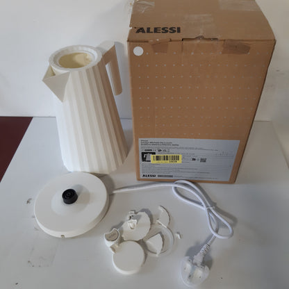 260106 - ALESSI Plissé MDL06 W/UK Çajnik elektrik, rrëshirë termoplastike, Prizë angleze, 2400W, 170 cl, E bardhë