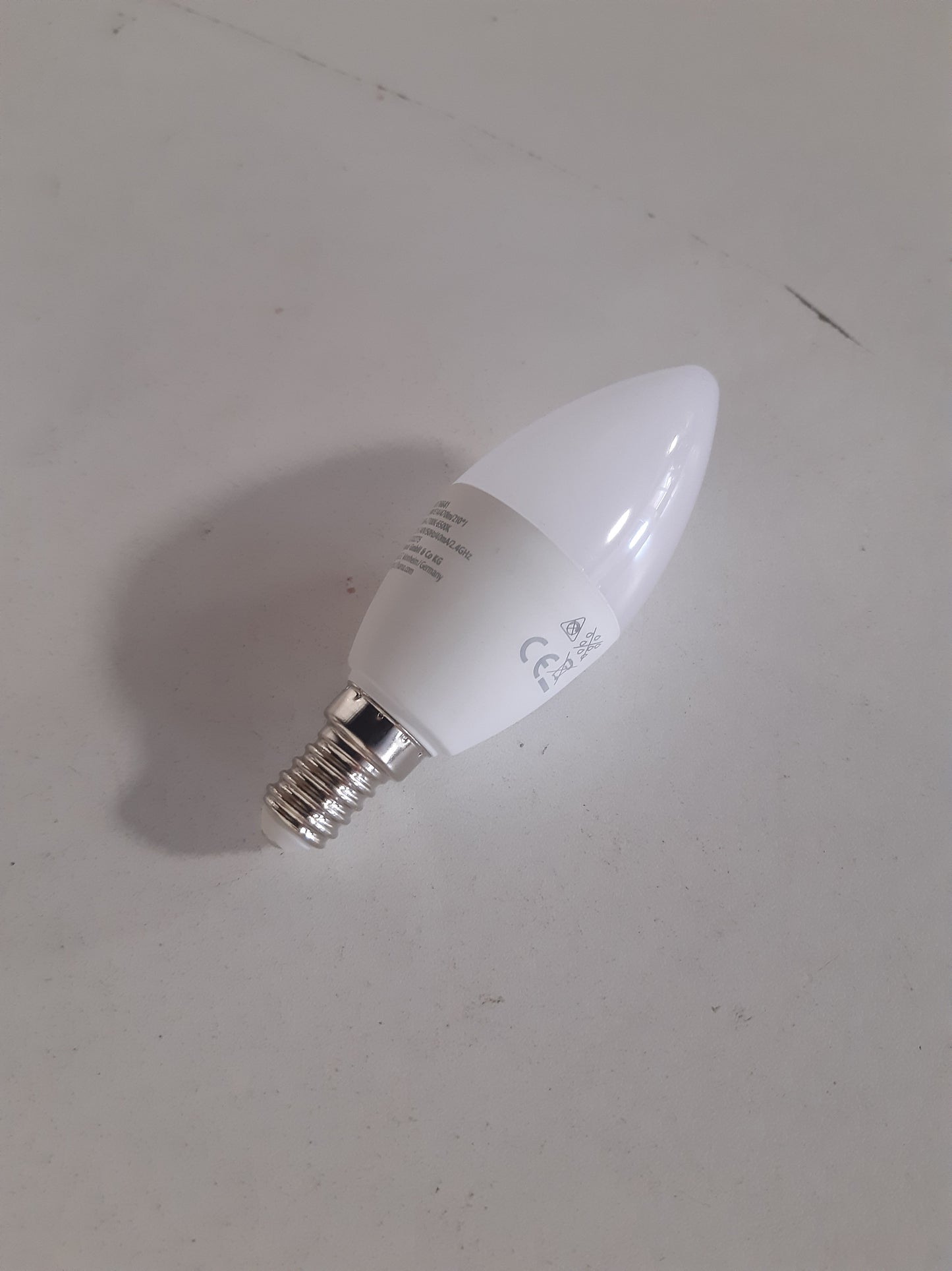 224065 - HAMA Llambë inteligjente E14 (4.9W, RGB dhe e bardhë, llambë Wi-Fi me errësim, e pajtueshme me Alexa, Google Assistant, Apple Home, SmartThings)