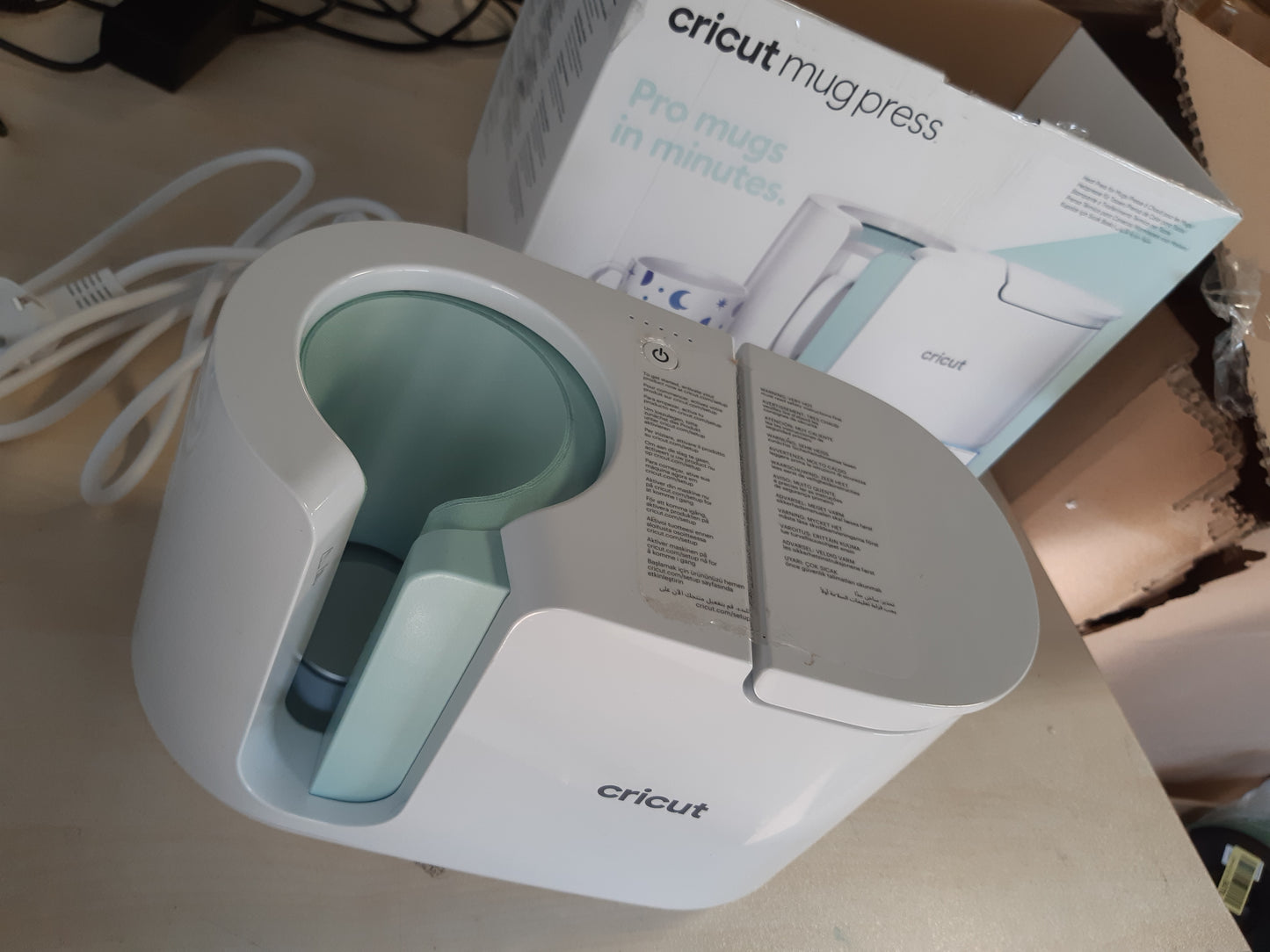 195030 - CRICUT™ Shtypësja e Kupave