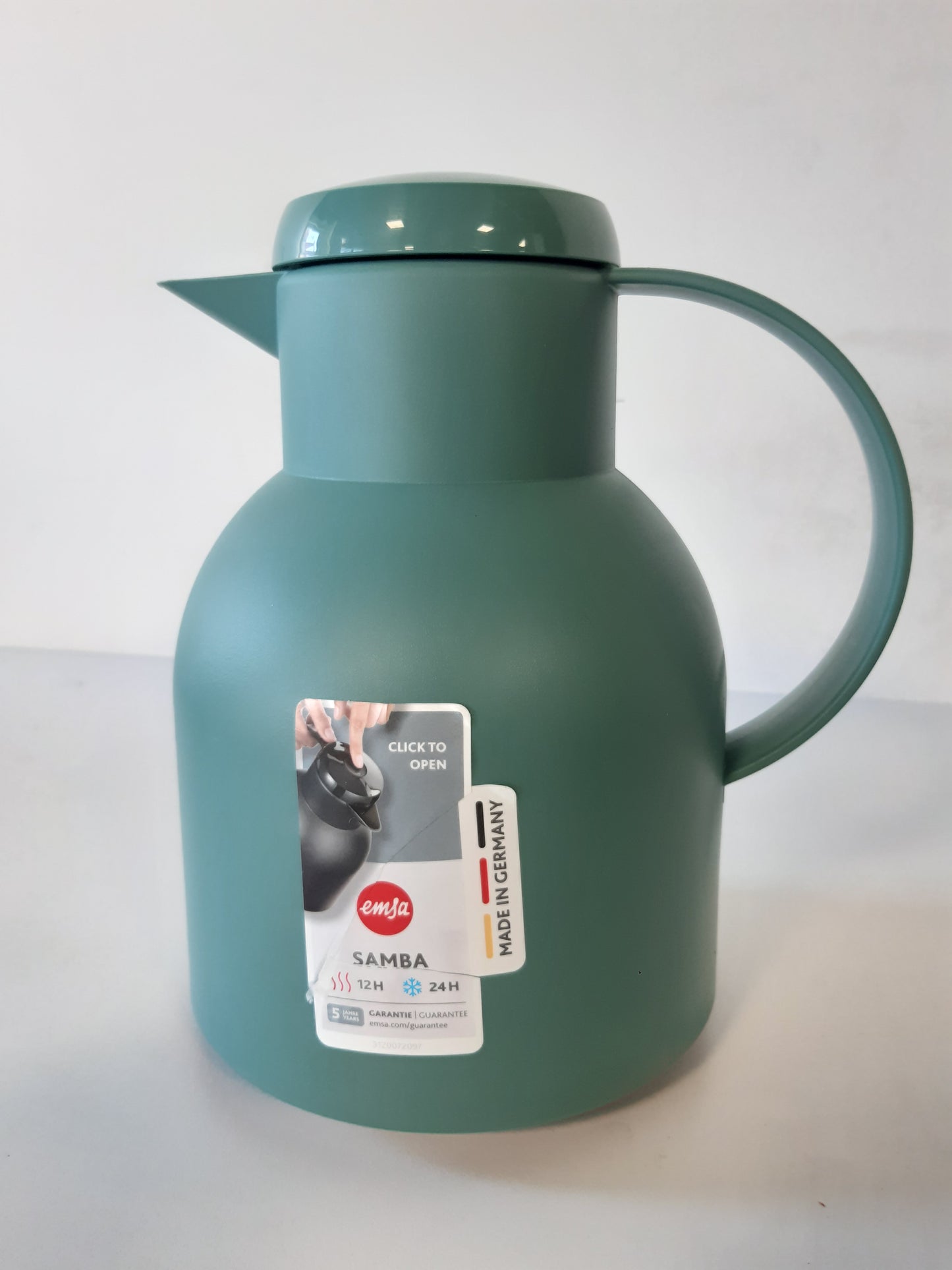 238299 - EMSA SAMBA F40102 - ENË E IZOLUAR - 1 LITËR - PLASTIKE - MBYLLJE ME SHTYPJE TË SHPEJTË - 100% E PAPËRSHKUESHME NGA RRJEDHJET - MBAN NXEHËSI PËR 12 ORË, TË FTOHTË PËR 24 ORË - NGJYRË JESHILE PLUHI