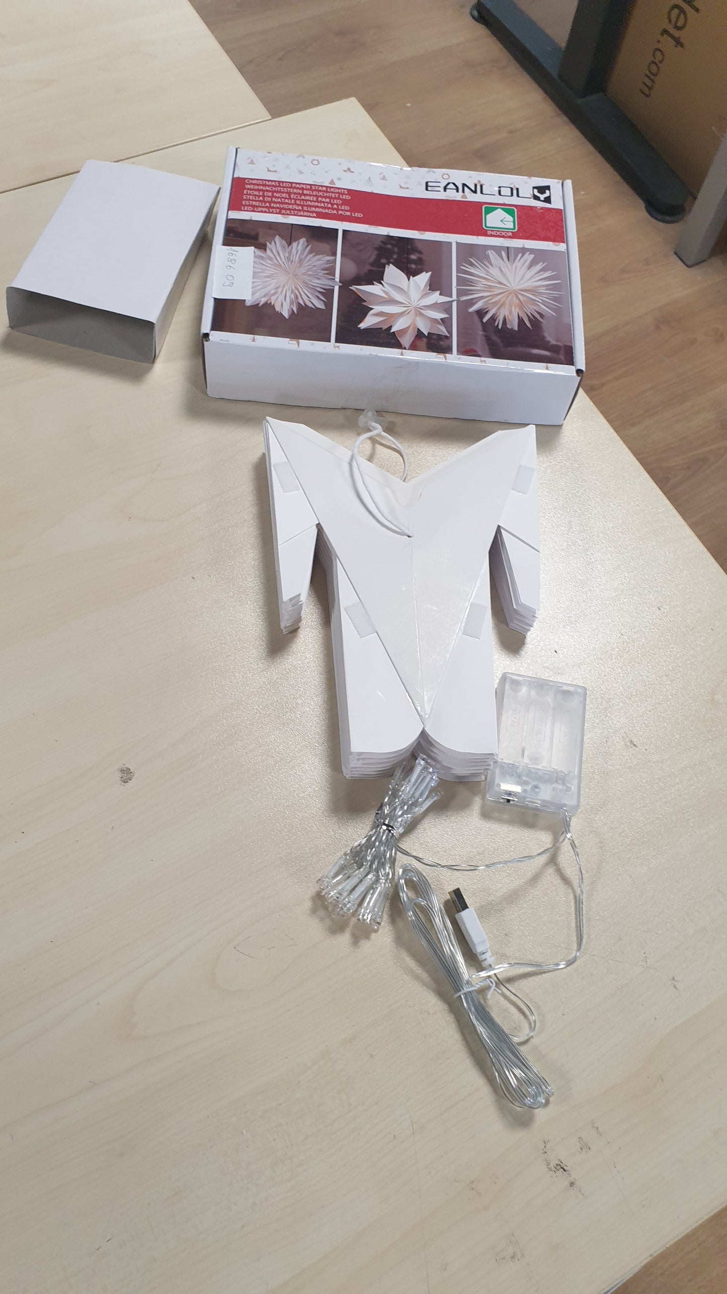 168609 - EANLOLY Yll Krishtlindjesh i Ndezur prej Letre, Dekorim i Brendshëm i Krishtlindjeve me Drita, Yje 3D për Dritare, Diametri 45 cm, Ngjyra e Bardhë