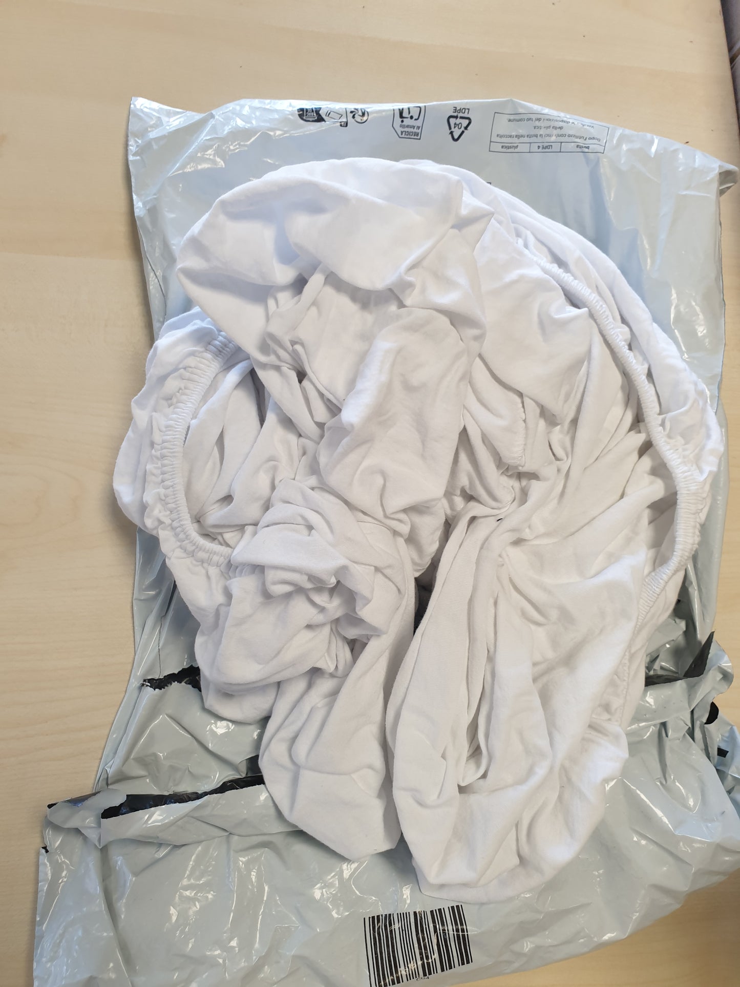 202290 - AMAZON BASICS Çarçaf i Fiksuar, 80x200cm, 100% Pambuk, Lartësi Dysheku deri në 30cm, Xhersi i Bardhë