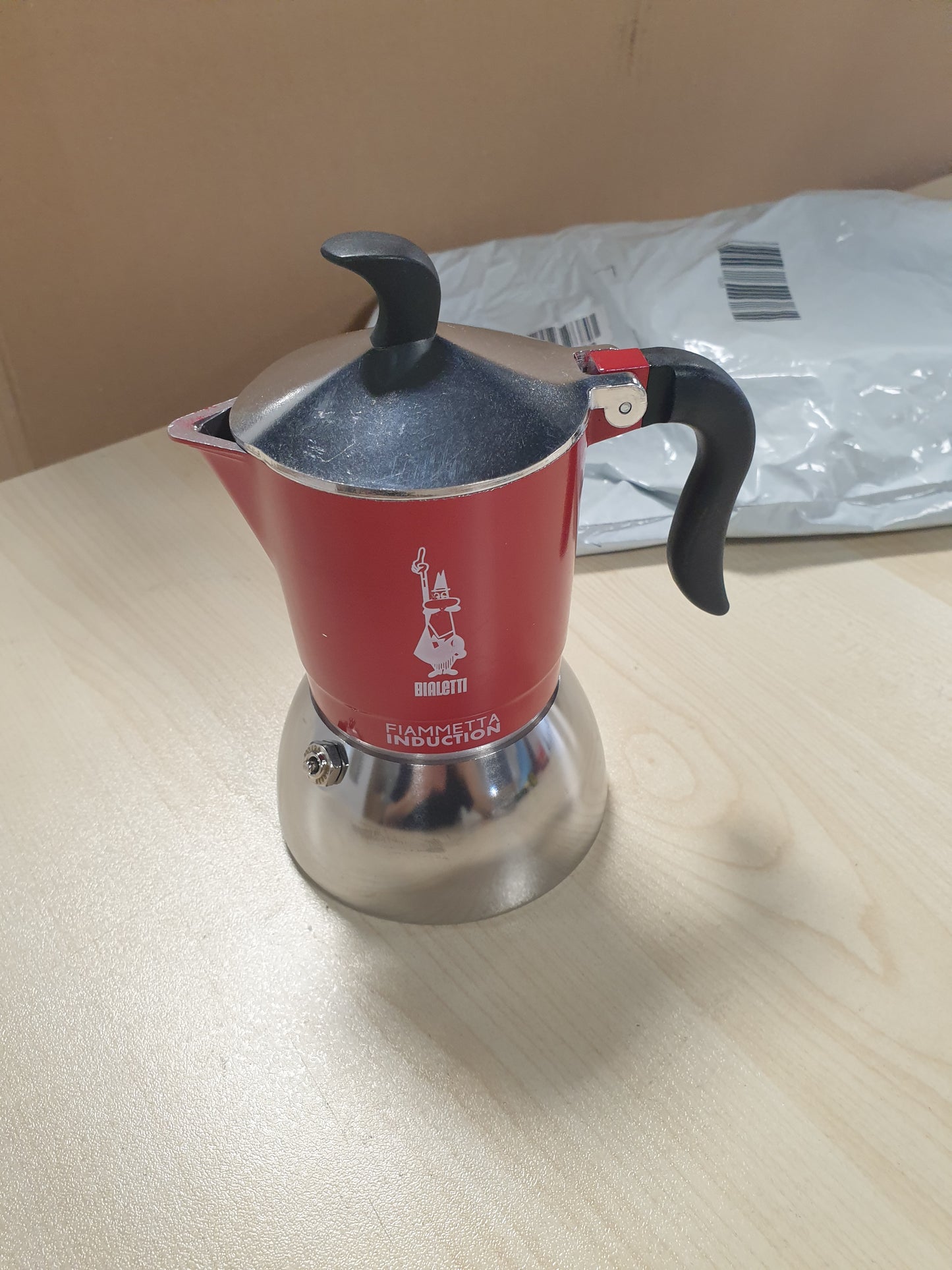 221521 - BIALETTI Fiammetta Makinë kafeje me induksion, 4 filxhanë (150 ml), e përshtatshme për të gjitha sobat, e kuqe