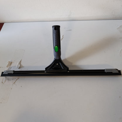 213598 - UNGER Shërbyese për dritare 45 cm – Kanal alumini 40°, Teh i butë gome dhe dorezë ergonomike