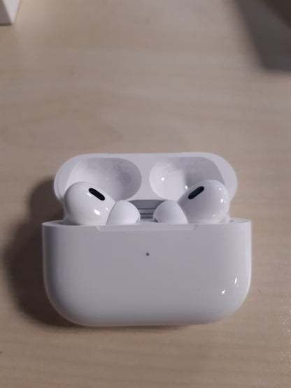 123468 - APPLE AirPods Pro, Gjenerata e 2-të, me Mbulesë MagSafe, Modeli MTJV3ZM/A