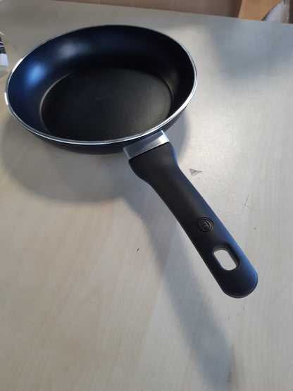 214280 - MASTERCHEF Tigan Jo-Ngjitës 24 cm për sobë me induksion, soba me gaz, soba halogjene dhe qeramike, rezistent ndaj gërvishtjeve, i përshtatshëm për lavastovilje