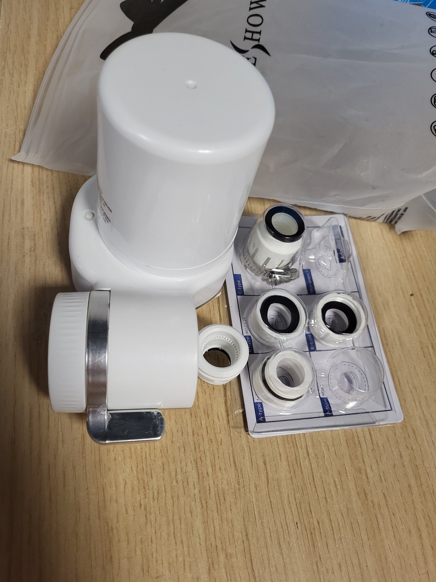 221400 - PHILIPS Filtër Uji me Mikrofiltrim Ontap, Ekran Dixhital, 3 Fishekë Zëvendësues, Kapacitet Filtrimi 1000 L