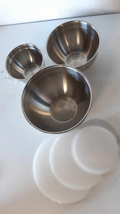 217979 - AMAZON BASICS Set Home me 3 tasa sallate prej çeliku inox, argjendi