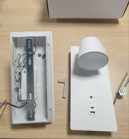 167401 - SYTMHOE - Drita Muri me 2 Ndriçues, me Rregullim Ngjyre, Materiale të bardha, për përdorim të Brenshëm, me Portë Karikimi USB Type-C, 3000K, Përshtatshme për Dhomë Ndenjeje, Dhomë Gjumi dhe Hotel, Llambë Muri për Komodinë me Ndërprerës