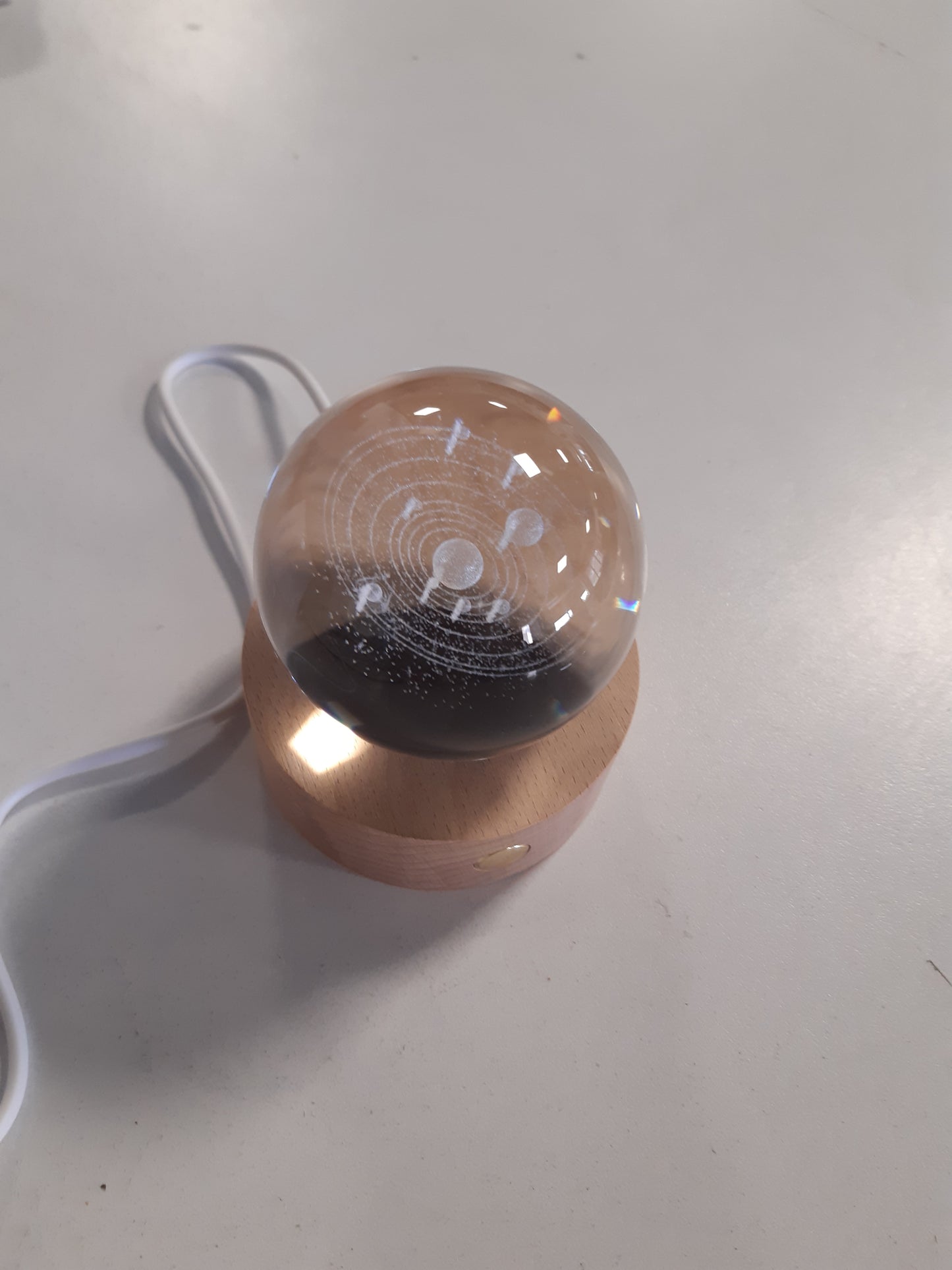 224762 - HOTUT Llambë me sferë kristali 3D, 6 cm, me bazë llambë LED të rikarikueshme