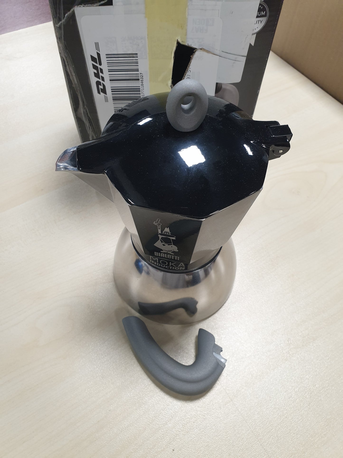 226751 - BIALETTI – Makinë kafeje me induksion Moka, 2 filxhanë (100 ml), e përshtatshme për të gjitha sobat, dizajn elegant, e zezë