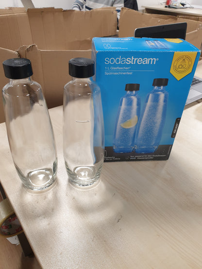 227679 - SODASTREAM Pako dyshe me karafeta qelqi 1L DUO, Shishe të përshtatshme për lavastovilje, E përputhshme me makinat e ujit të gazuar DUO dhe E-DUO