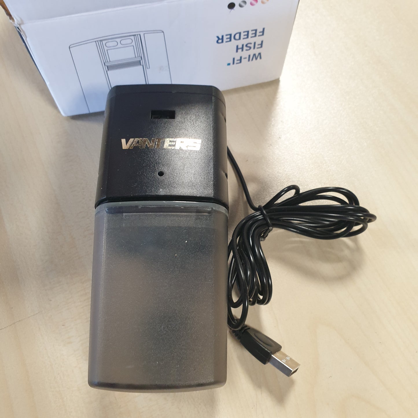 205708 - LYCHEE Ushqyes Automatik për Akuarium me Kontroll WiFi 2.4G, Ekran LCD, e Zinj