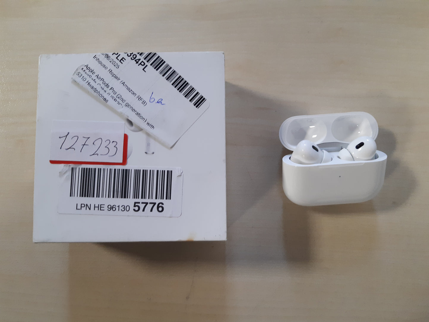 127233 - APPLE AirPods Pro (Gjenerata e 2-të) me Mbulesë MagSafe, Modeli MTJV3ZM/A