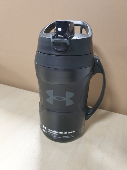 226765 - UNDER ARMOUR Enë sportive Playmaker, shishe uji e izoluar me shkumë, 1.8 L, e zezë/e zezë