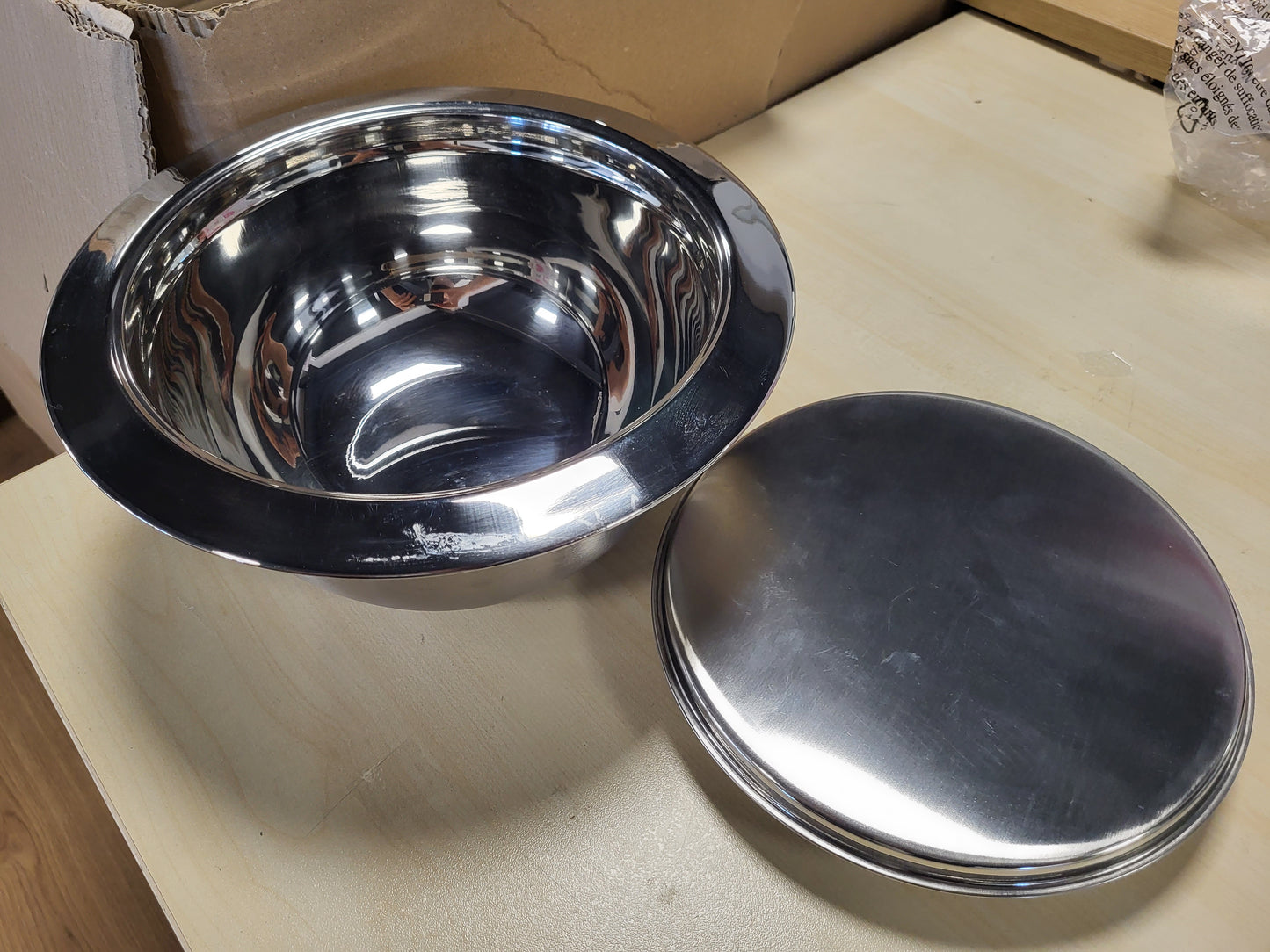 256674 - GSW 552394 Termos tas me kapak, çelik inox, ⌀22 cm, argjend
