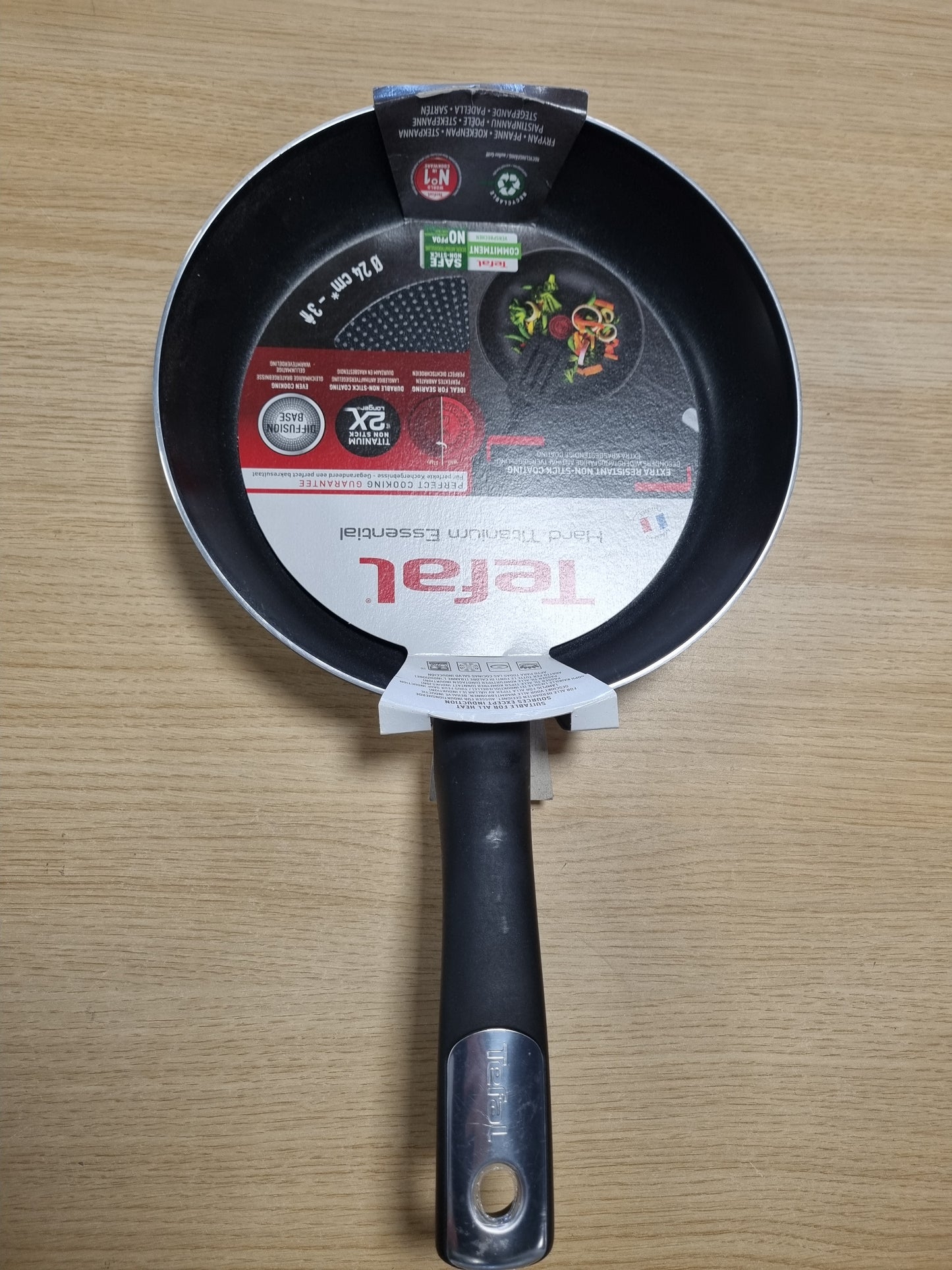 261418 - TEFAL Tigan 24 cm, Shtresë jo ngjitëse me grimca titaniumi, Termo-sinjal, i sigurt për lavastovilje, jo i përshtatshëm për soba me induksion, C38804