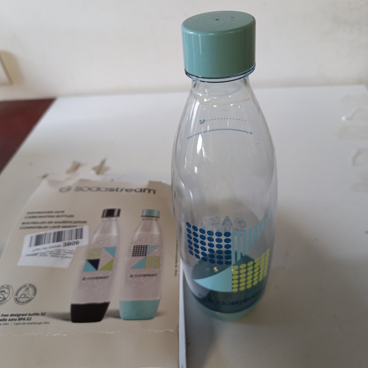 222237 - SodaStream Pako me 2 shishe 1L për ujë të gazuar dhe pije freskuese, Teknologjia Snap & Lock, Pa BPA, Detaje blu të errët dhe cian