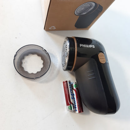 216217 - PHILIPS Makinë rroje për pëlhura – 8800 rpm, 3 madhësi rrjete, 2 bateri AA, dizajn kompakt