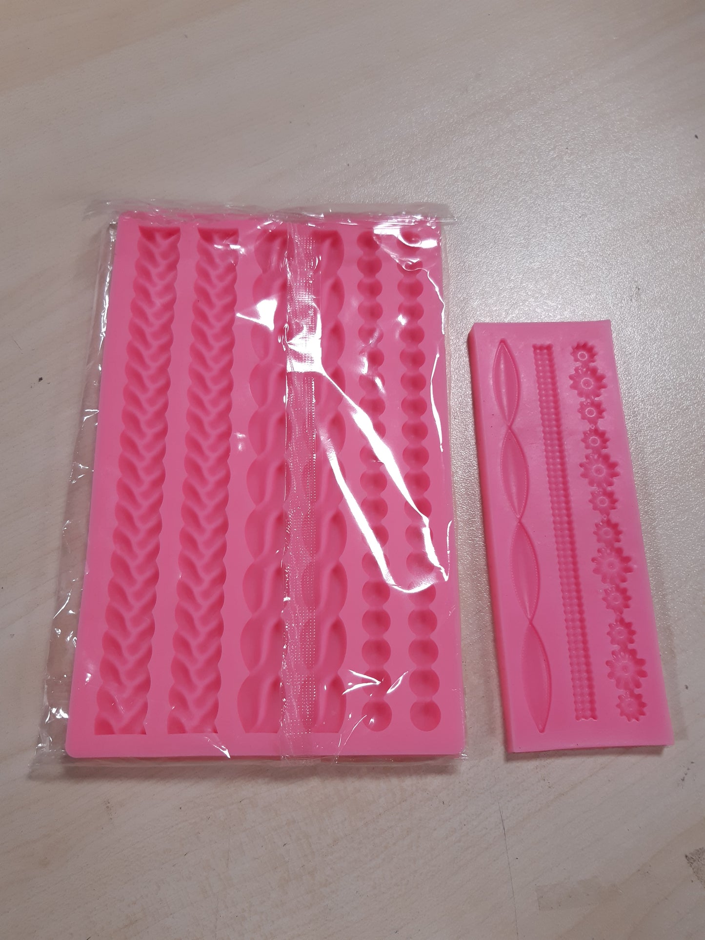 220238 - Mixxiula Forma për Fondant Silikoni me 2 Pjesë, Forma për Dekorimin e Tortës, me Perla dhe Fije Lulesh