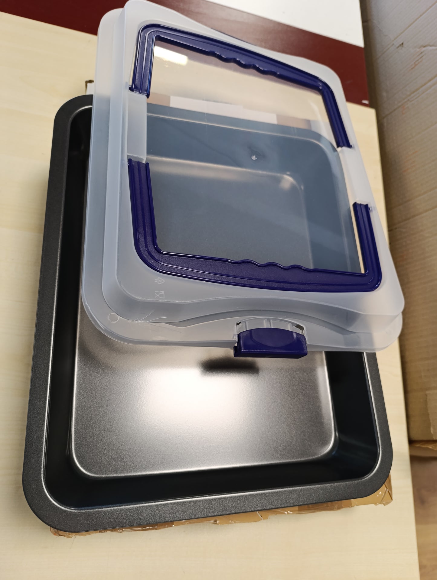 262176 - Relaxdays Tepsi Pjekjeje me Kapak, Kuti Transporti për Torta 3 në 1, BT 40.5 x 32.5 cm, E Zezë/Blu