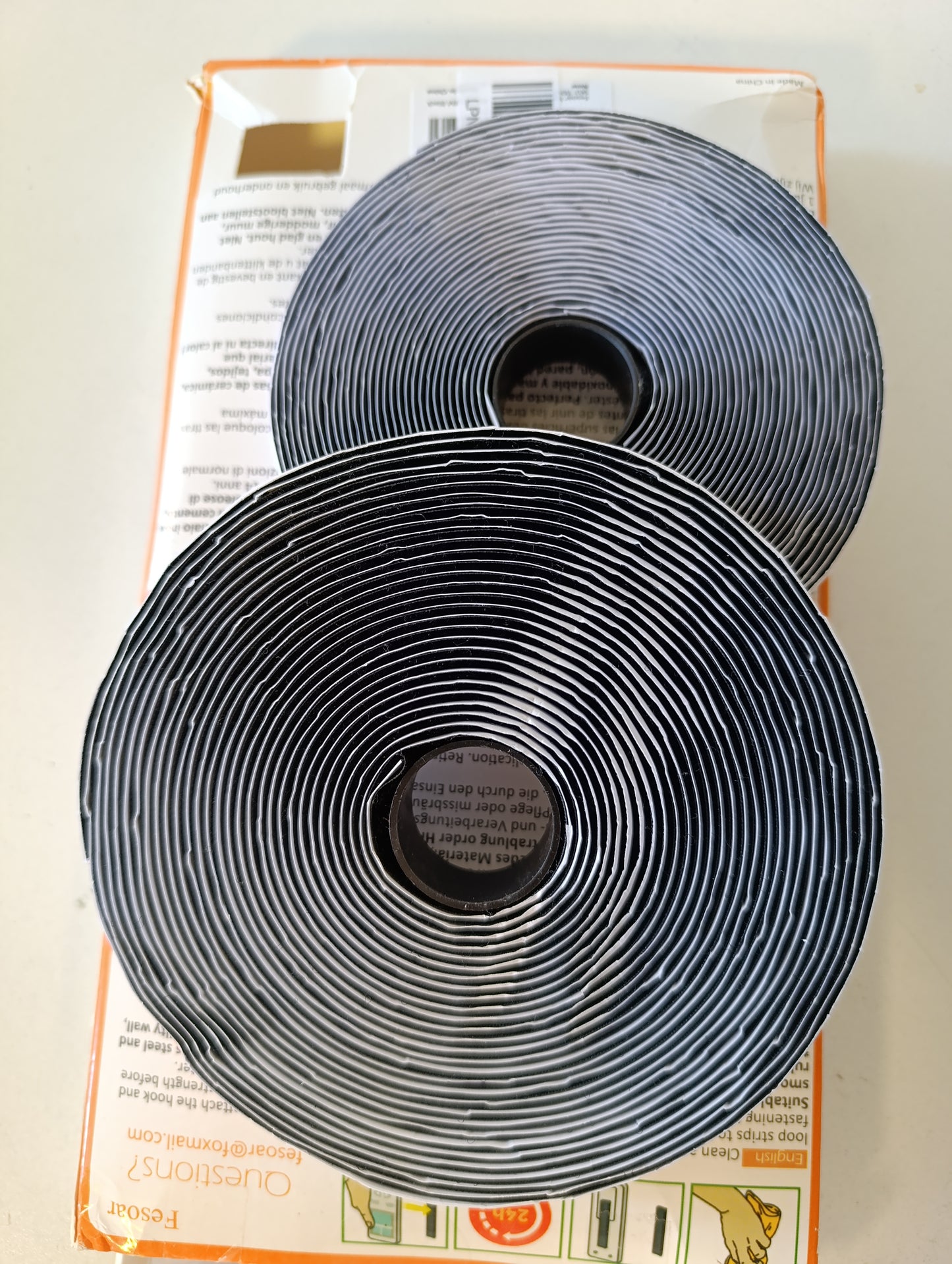 216735 - Fesoar Shirit ngjitës me dy anë, 20 mm x 8 m